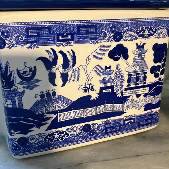 Blue Willow Pagoda Set - Picture 2 of 10